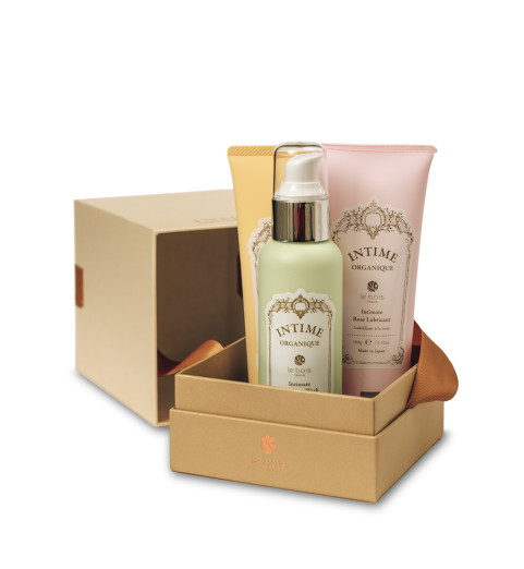 Подарочный Набор FF (Деликатный гель FF, Осветляющий крем FF, Увлажняющий гель) Подарочный Набор FF (Деликатный гель FF, Осветляющий крем FF, Увлажняющий гель)